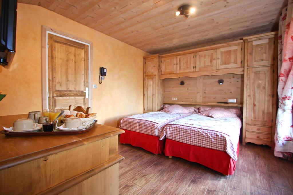 Hotel Alpen Roc Morzine Habitación foto